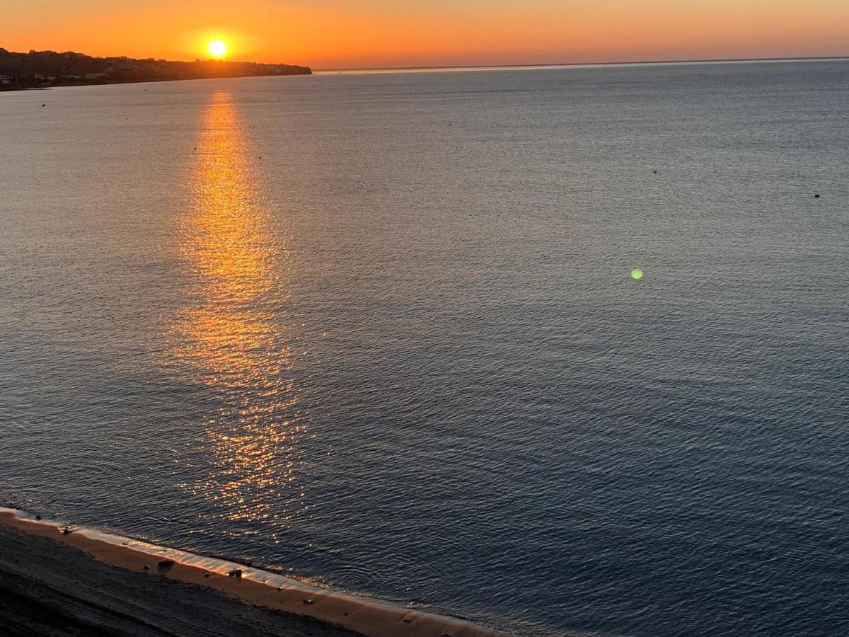 Central Urban Luxury Sea View Apt Since 2009 إرابيترا المظهر الخارجي الصورة